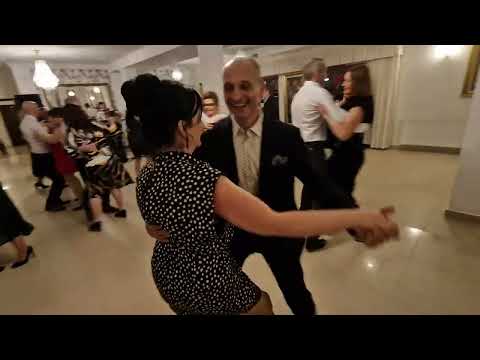 Cudowne pary taneczne wirowały po całej sali w rytmie walczyka!