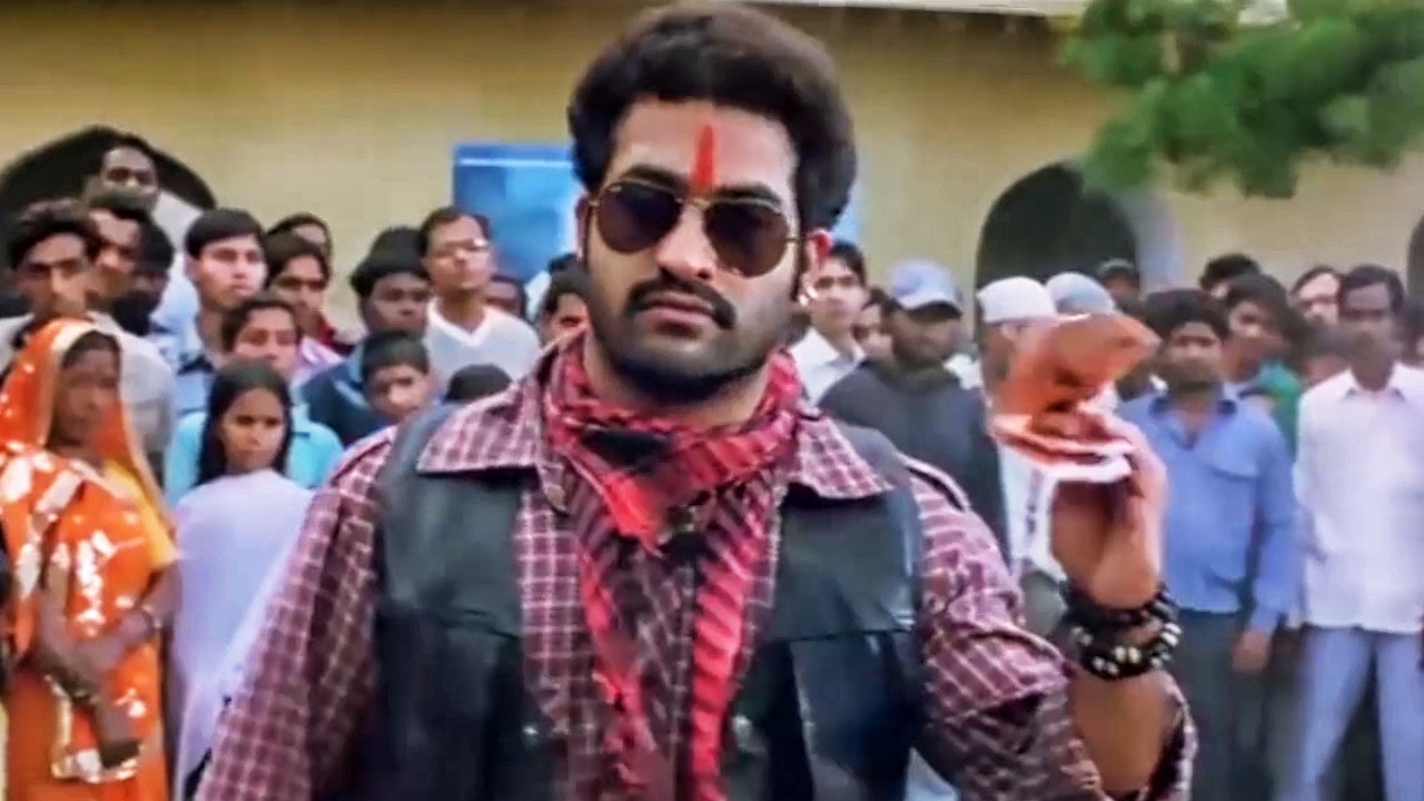 Jr NTR ने हाथी से एंट्री लेकर देखने आया सलमान की फिल्म | Ek Tha 