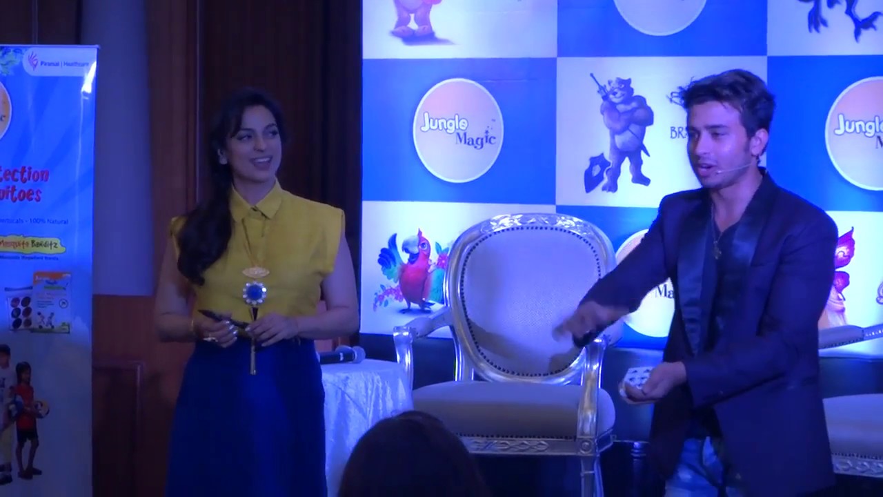 Rajesh kumar magic with Juhi Chawla