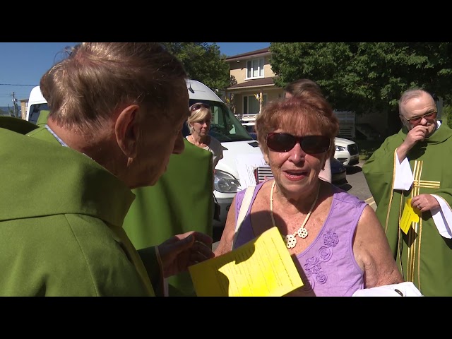 Reportage – Visite du Cardinal Lacroix à l’église St-Louis