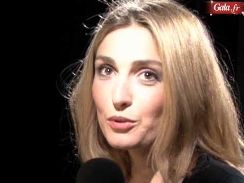 Julie Gayet: Photoshoot at Harcourt Studio - Gala
