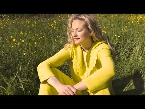 Discover the new pieces knitted by Molli. ​