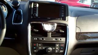 preview picture of video '2013 Chrysler Town & Country with navigation Dekalb IL near Cortland IL'