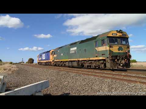 G523 & 8153 (D733V Light Engines) - PoathTV Australian Trains & Railways