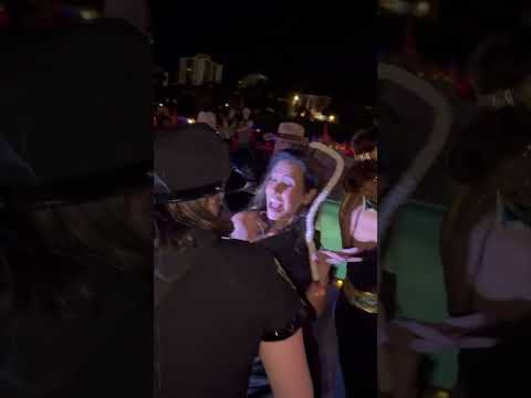 Dj Wheels - Mobile DJ / Photobooth / Hora Loca / Led Dance Floor / Karaoke / SFX video.
