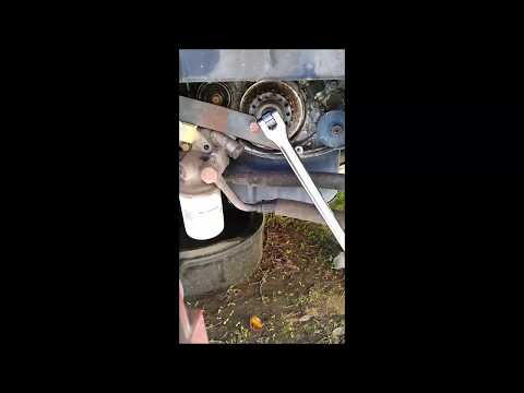 2004 Mitsubishi EVO 8 Crank Bolt & Sprocket Removal