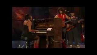 Willie Nelson &amp;  Norah Jones::: Baby It&#39;s Cold Outside.