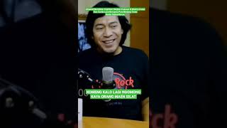 Download lagu KOMENG NGOMONG SAMBIL MAEN SILAT #shorts #rhomairama #komeng #podcast #bisikanrhoma mp3