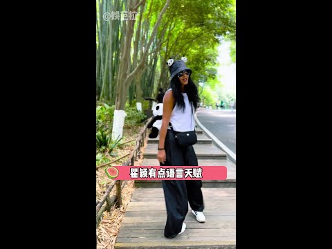 #瞿颖 就喜欢跟这种讲起话来绘声绘色的人聊天 #papi酱 #搞笑 #口音 #英语