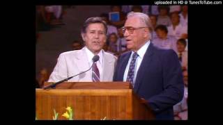 George Beverly Shea & Cliff Barrows - Jesus Whispers Peace