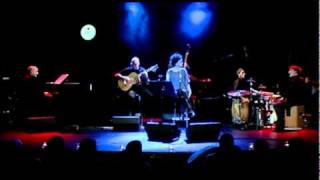 Elena Gadel "Tot és màgic"