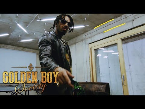 WOW, ce schimbare de look! Alex Velea este de nerecunoscut in noul clip. "Latino Vero", hit-ul toamnei?