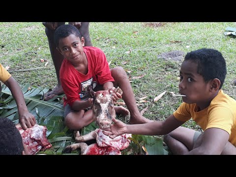 Lovo, traditional fijian feast meal