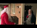 Kerstman bezorgt namens Rotaryclub Dronten kerstpakketten
