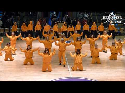 Große Halbzeitshow von Dance Deluxe, Heimspiel Deluxe Danceteam und a FOOTWORK ORANGE