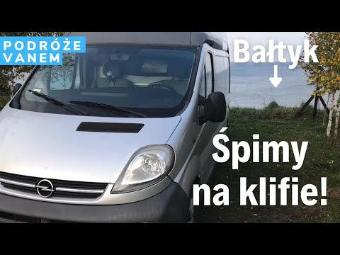 Zaparkowaliśmy na kempingu Lazurowe we Władysławowie (śpimy na klifie!) i mamy super widok na Bałtyk