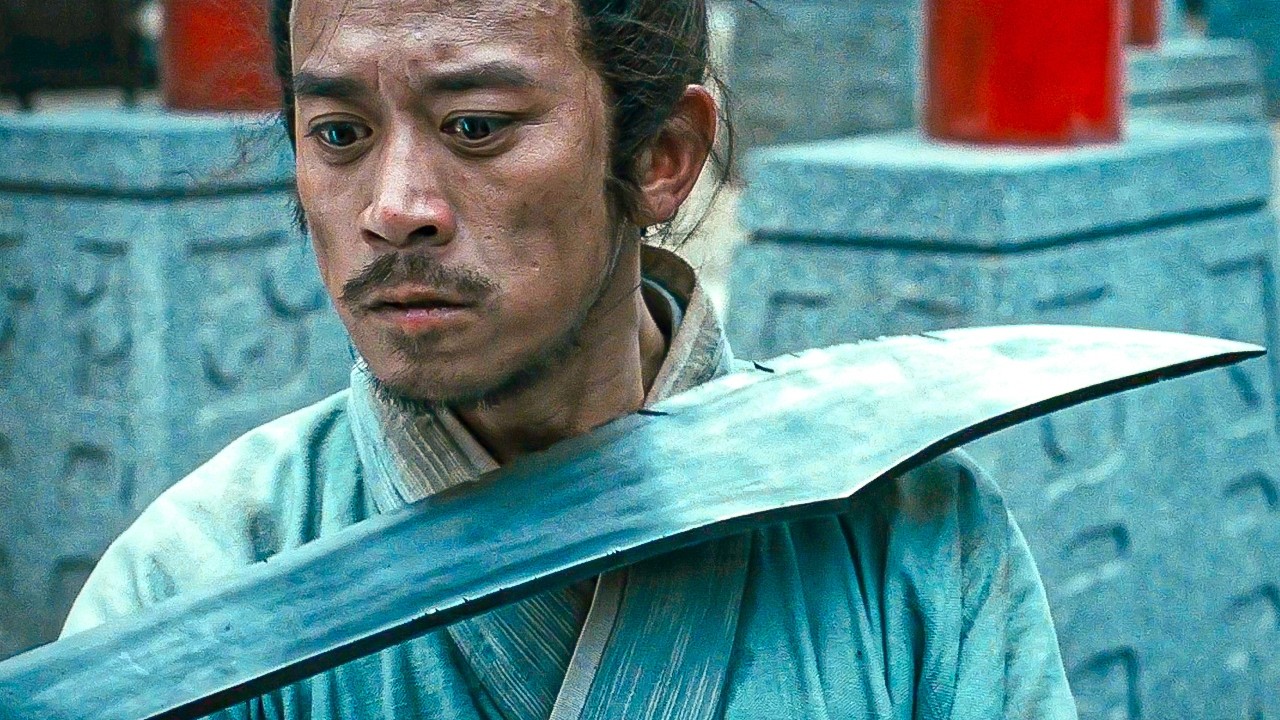 Солдаты думали что это обычный бомж, но это самый сильный человек в Китае