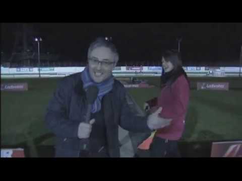 HOBBSY DOES THE CRAYFORD WIGGLE