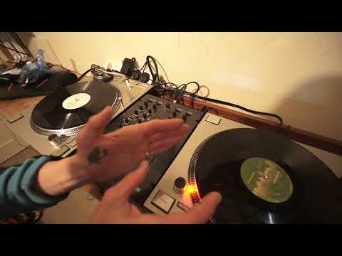 OVERVIEW OF THE RELOOP RMX33I MIXER WITH THE RP7000MK2 VINYL TURNTABLES