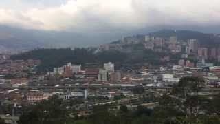 preview picture of video 'Medellin from Nutibara Hill (Cerro Nutibara)'