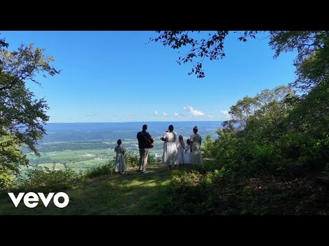 Daniel & Emma Lynn Glick - Blessed Be The Name