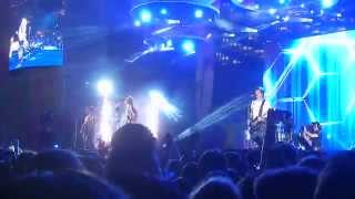 Marianas Trench - While We&#39;re Young (Live)