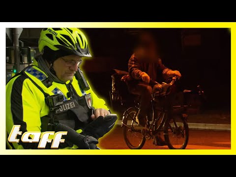 Verkehrskontrollen der Fahrradstaffel in Hamburg | taff | ProSieben