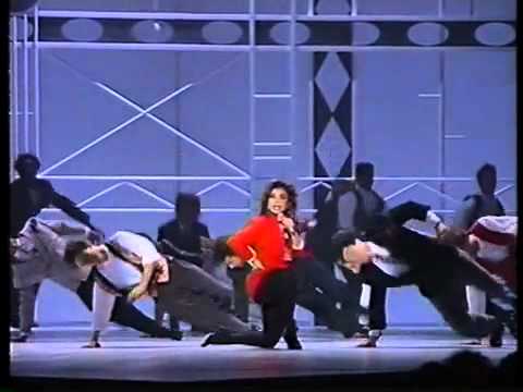 Paula Abdul - The Way That You Love Me (1990 Music Awards) (HQ)