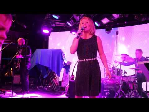 Heidi Pakarinen ja Karavaani - Halihali @ Viking Mariella 5.1.2016