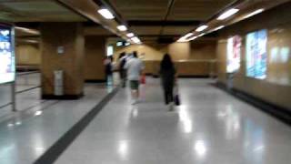 preview picture of video 'Underground system. Sheung Wan Station MTR. Hong Kong.MPG'