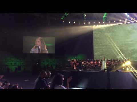 Julia at the Tyre Festival - Ana Betnafas Horriyi