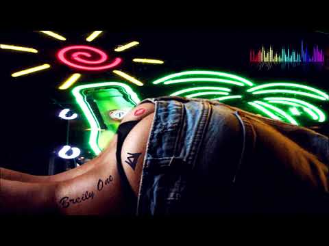 BREILY ONE - LA CHAPA 🍑 (Audio Oficial)