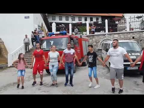 Djevojčica vodila kolo na Trojičindan - Pljevlja