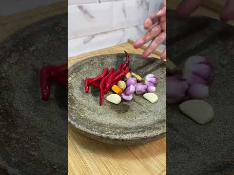 YouTube · fluffy kasih — Sarapan dengan ikan bumbu kuning yang simpel dan enak? Yuk, coba kreasi ini untuk memulai hari...