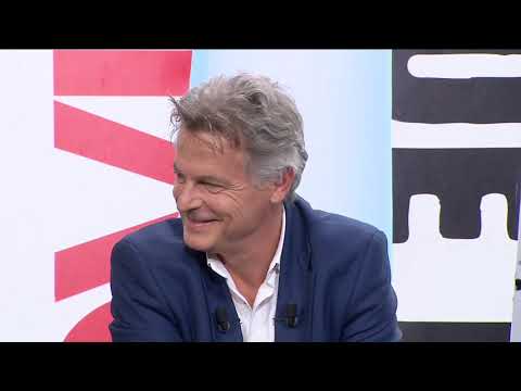 Stéphane Rose vous présente l'aspirateuche, un produit révolutionnaire...