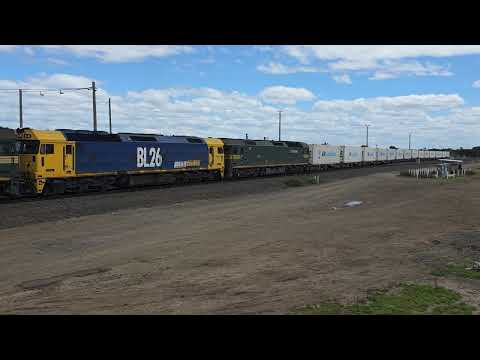 Pacific National G523 BL26 G520 7902V train Tottenham