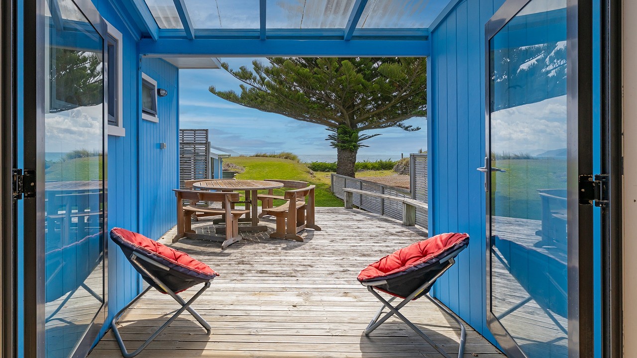 Castlepoint Beachfront Bach