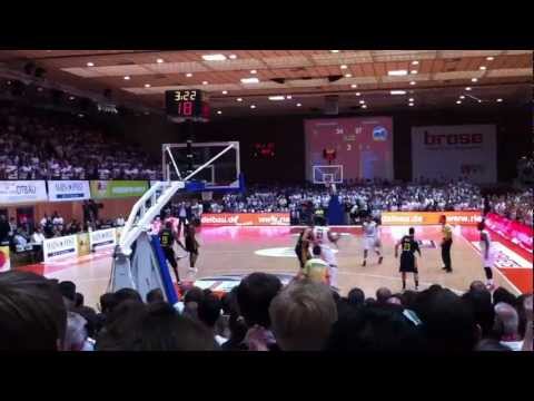 Würzburg Baskets John Little -- Mega-Dreier