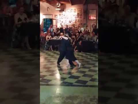 Campeones Mundiales de Tango Pista 2022 en la Milonga Preliminar del Campeonato Milonguero.