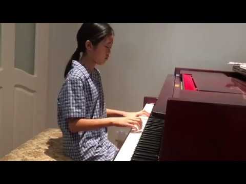 Jazzy reharmonisation of O Christmas Tree - Jessica Tai played and reharmonises a song by ear