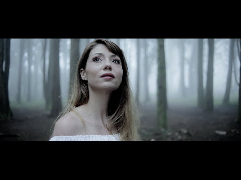 Sofia Escobar - É o momento (official video)