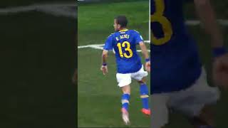 Download lagu Quick thinking from Arjen Robben, but Dani Alves thinks even quicker 😏 | #Shorts mp3