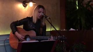 Ezgi Yelen - Kanatlarım Var Ruhumda (Nil Karaibrahimgil)