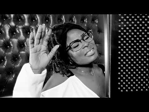 Cover I LOOK TO YOU (Withney Houston) by Marie-love.