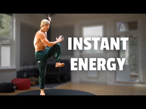 5-minütiger Cross Crawl Flow, um Ihren ganzen Körper mit Energie zu versorgen