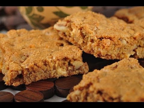 Blondies Recipe (Classic Version) - Joyofbaking.com