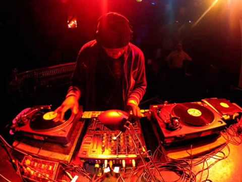 Dixson Waz & Nieble Cash Ft Dkano No Van a Sona