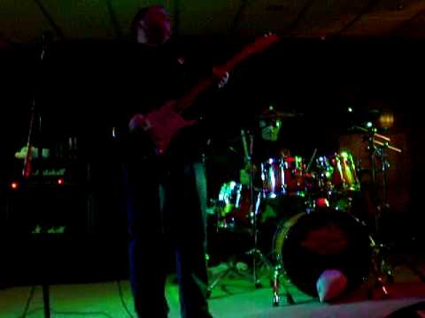 Danny Bryant's Redeye Band - ( A VIGNETTE ) - at The Beaverwood Club, Chislehurst, Kent 18.02.2010.