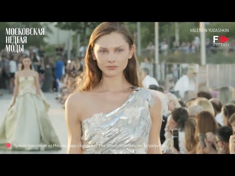 VALENTIN YUDASHKIN Spring 2023 Moscow - Fashion Channel