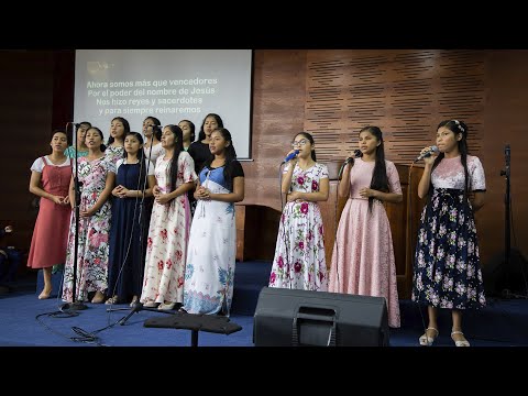 Somos más que Vencedores [Video Oficial]